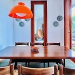 Nella Back To 70' Villa *